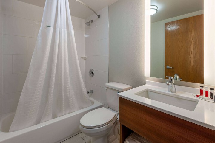 Room 15 of 31