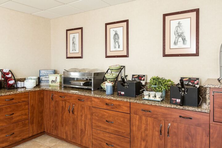 Breakfast/Coffee Service 48 of 61