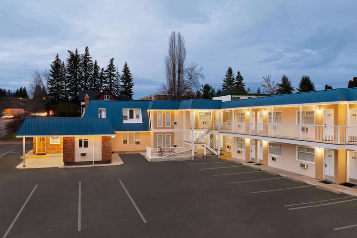 Hotel 2 of 14