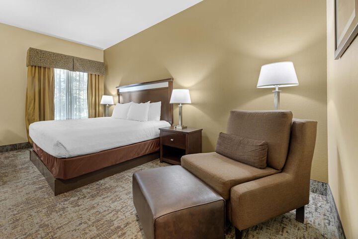 Best Western Plus Prairie Inn