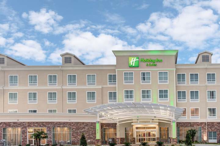 Holiday Inn & Suites Lafayette North by IHG