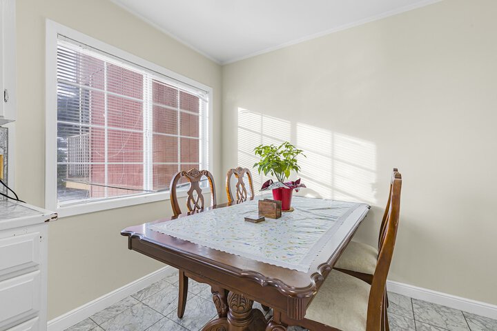 3 BD 2 Bath House Walkable To Bart, Free Parking, Views