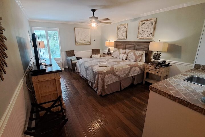 Saint Simons Inn by the Lighthouse