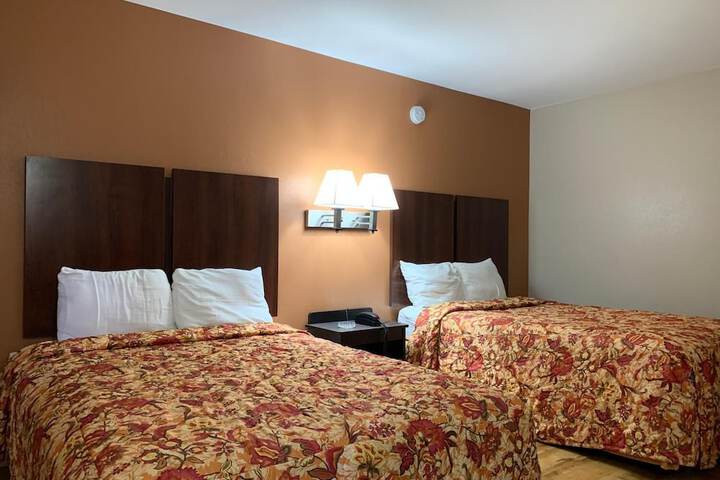 Room 18 of 33