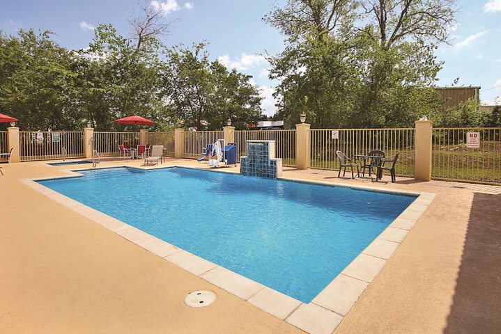 La Quinta Inn & Suites by Wyndham Dallas - Hutchins