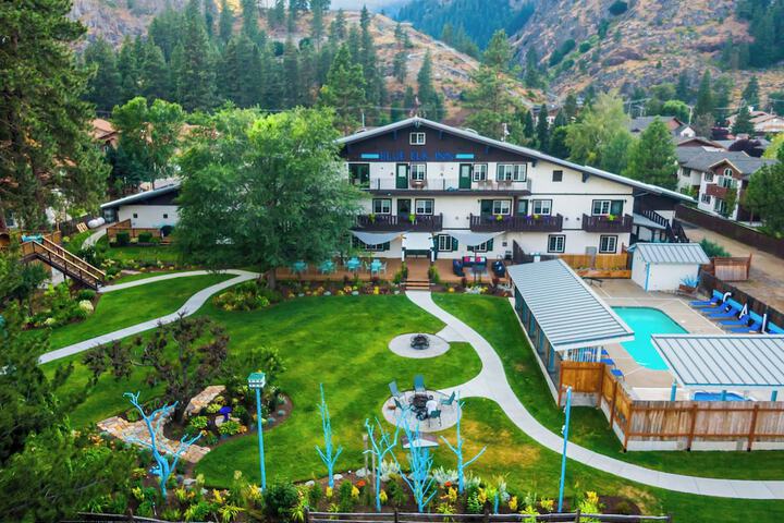 Blue Elk Inn