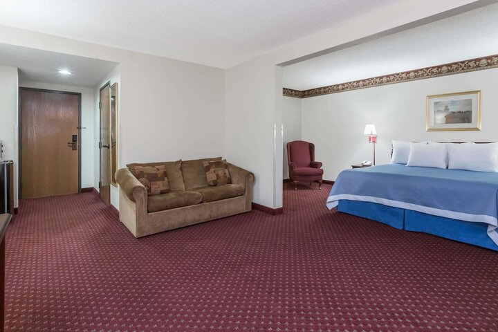 Room 12 of 17