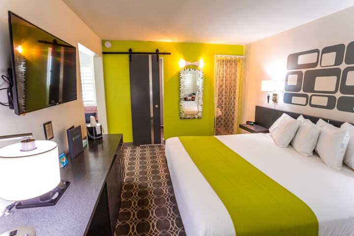Room 18 of 32