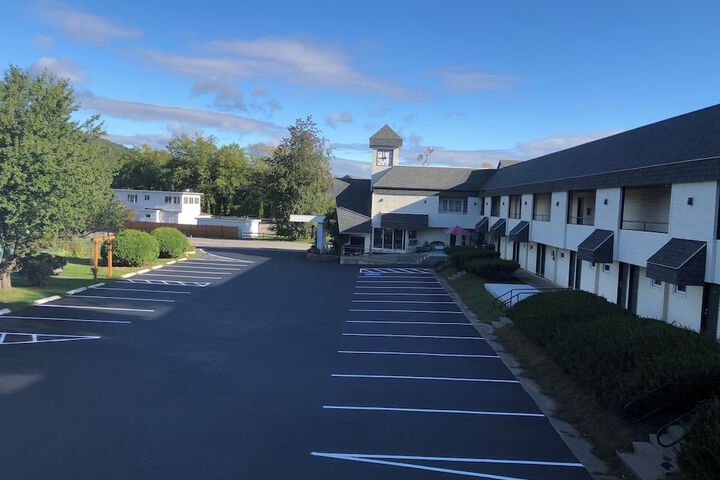 Hotel 7 of 53