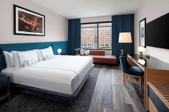 The Oaklander Hotel Autograph Collection