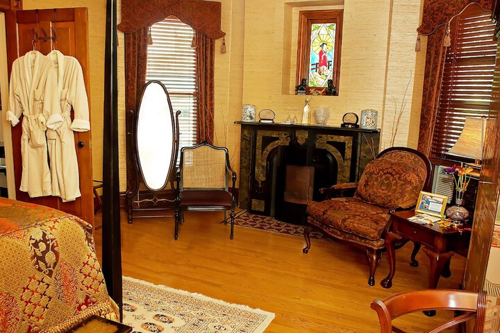 Room 32 of 45