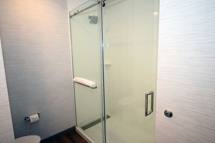 Room 32 of 77