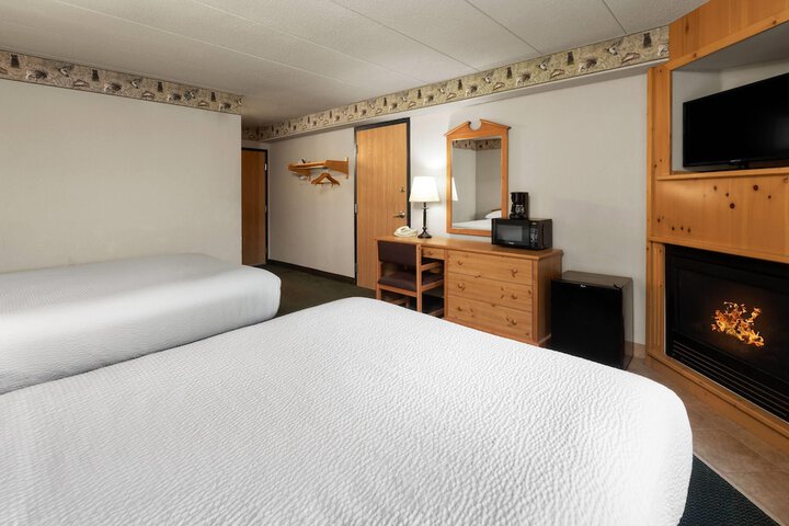 Shell Lake Lodge a Travelodge by Wyndham