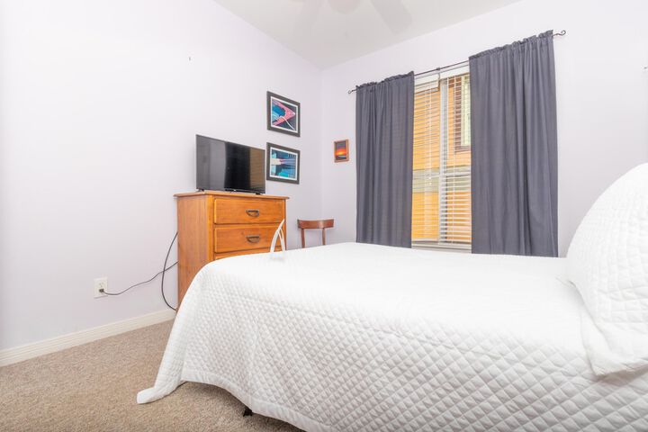Room 12 of 25