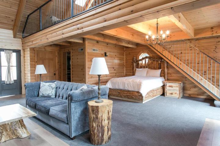 Coblentz Country Lodge by Amish Country Lodging