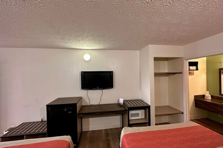 Room 38 of 40
