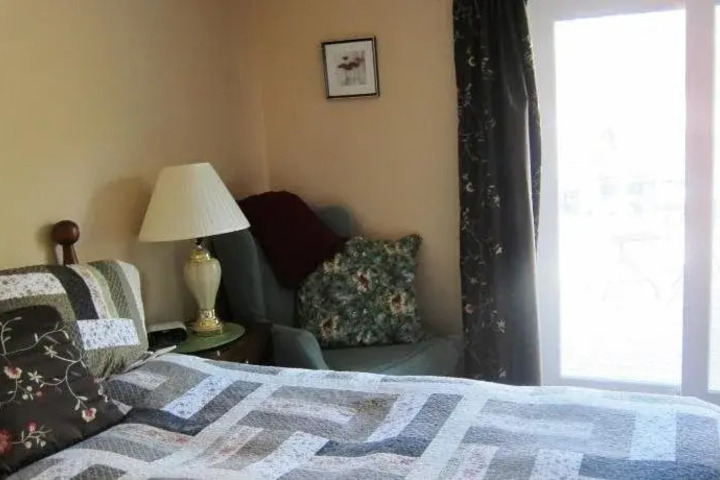 TWIN PINES BED & BREAKFAST