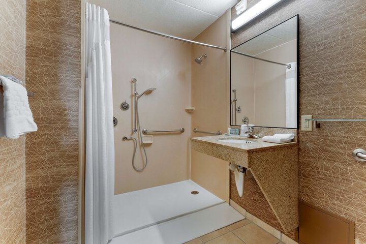 Room 8 of 22