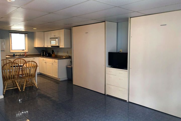 Room 12 of 35