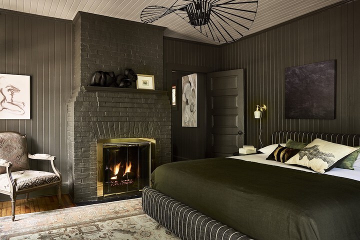 Room 10 of 48