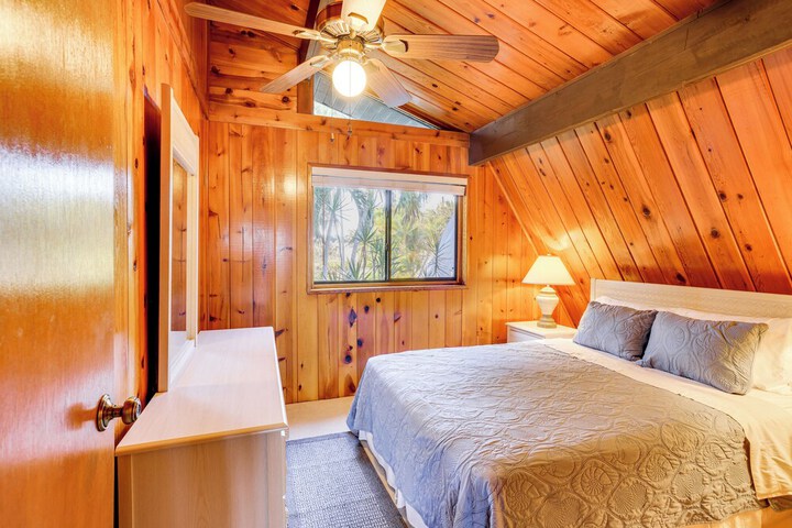 Lakefront Home w / Game Room Kayaks, & Fire Pit