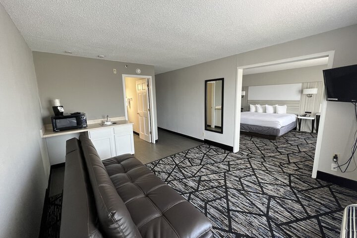 Room 8 of 24