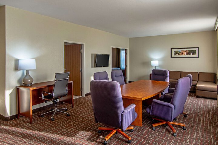 Room 32 of 54