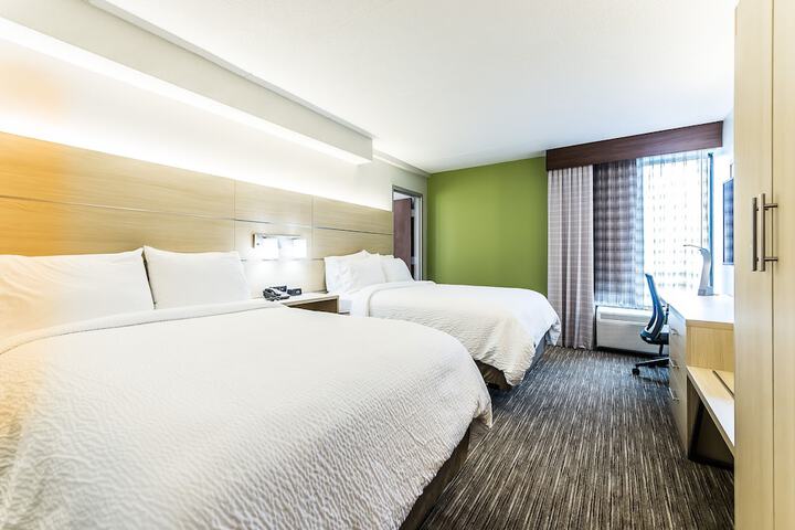 Holiday Inn Express Flint-Campus Area by IHG