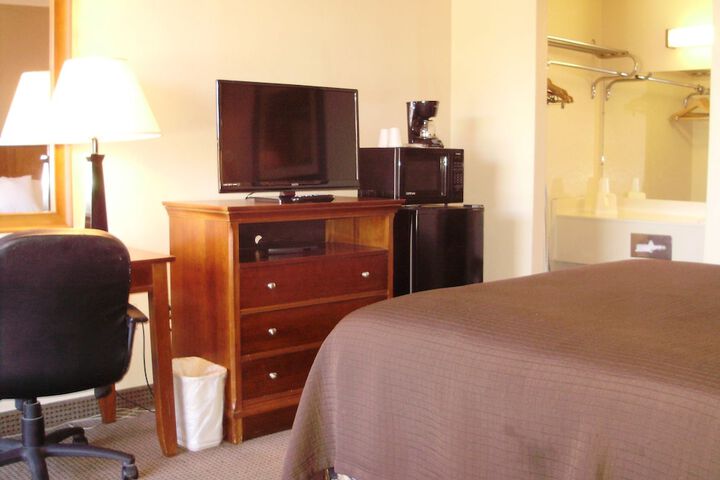 Room 14 of 36