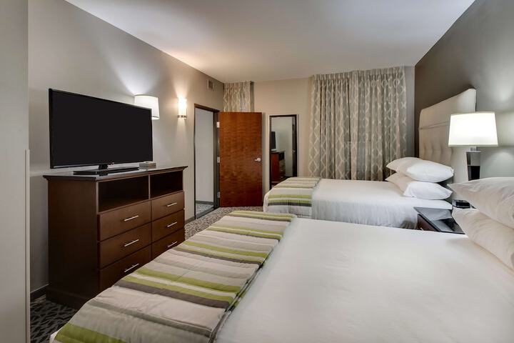 Room 27 of 59