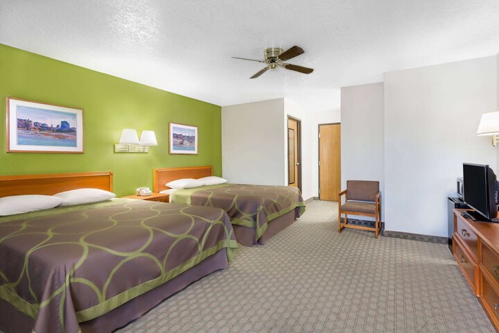 Room 17 of 47