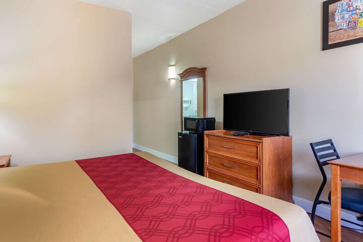 Room 13 of 22