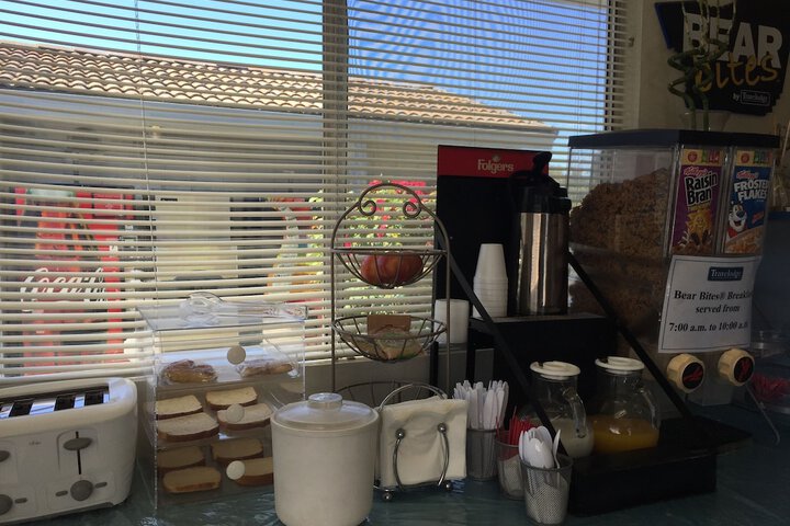 Breakfast/Coffee Service 44 of 44