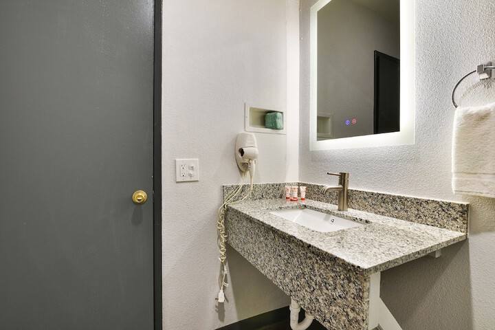 Room 28 of 50