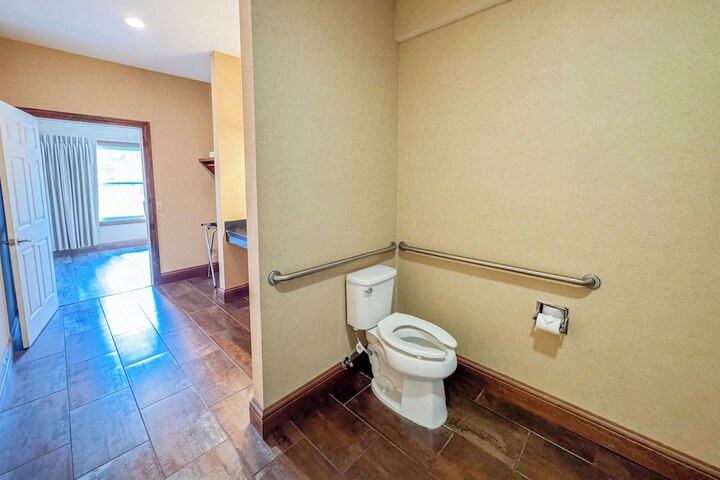 Days Inn by Wyndham Mackinaw City - Lakeview
