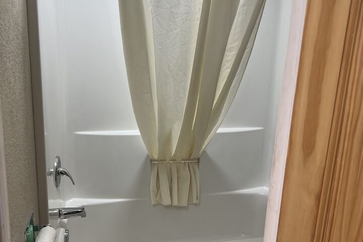 Westbridge Inn & Suites