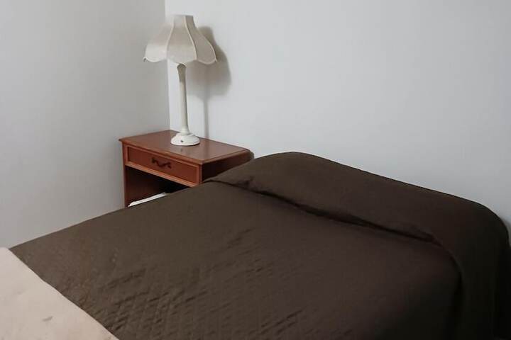 Room 33 of 46