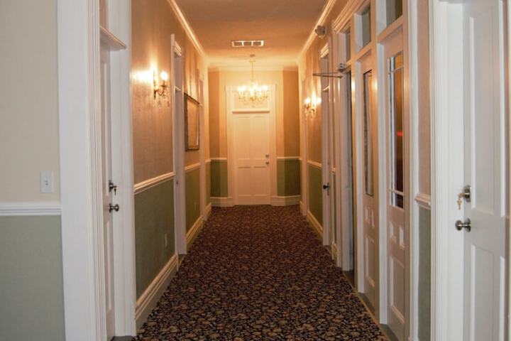 Ballroom/Hall 86 of 93