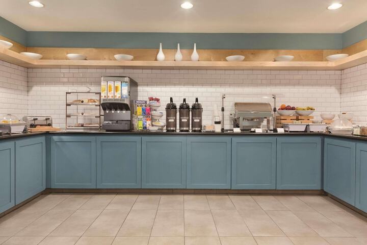 Country Inn & Suites by Radisson Fresno North, CA