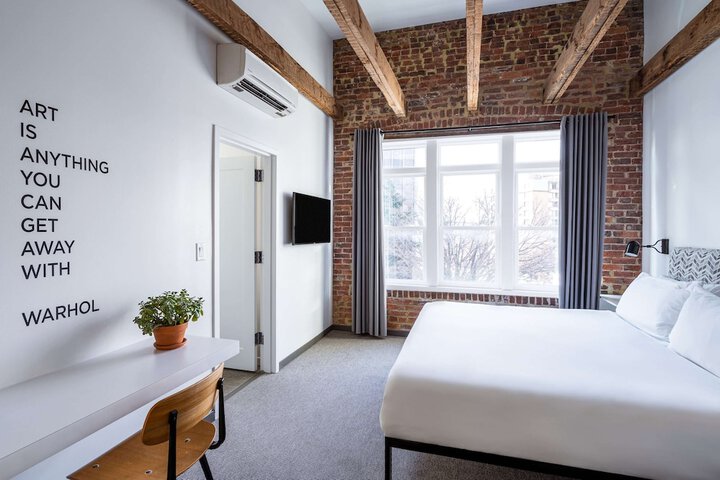 Room 65 of 111