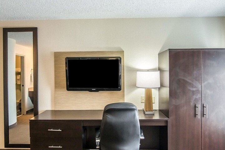 Room 29 of 33
