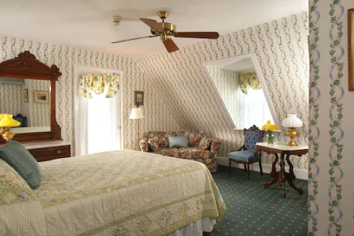 Room 60 of 128