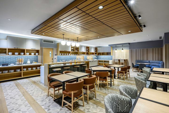 Breakfast/Coffee Service 35 of 38