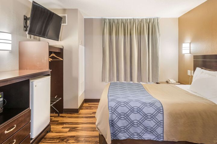 Room 14 of 28