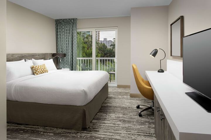 Room 16 of 39