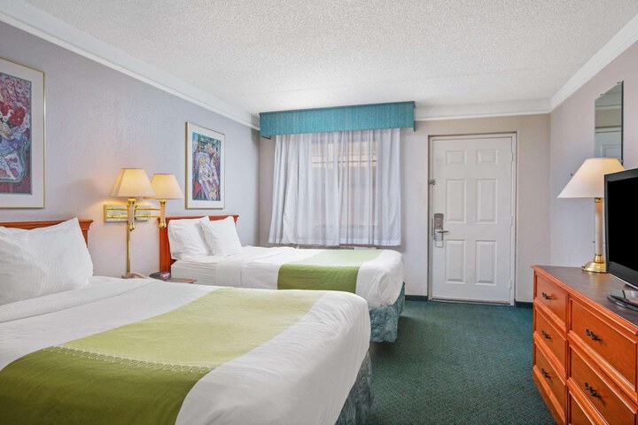 Room 21 of 28