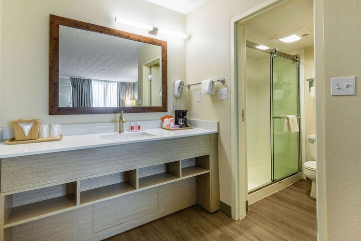 Room 20 of 35