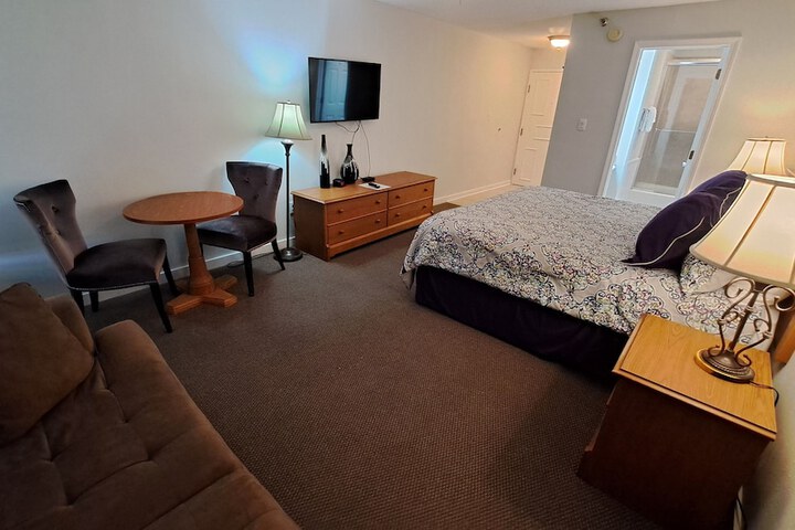 Room 105 of 159