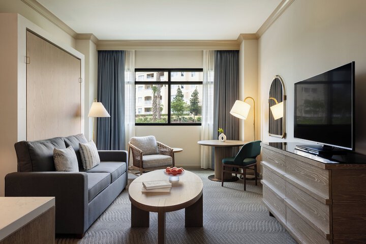Room 51 of 222