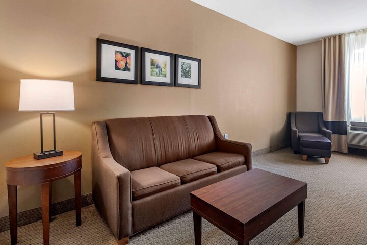 Room 32 of 54